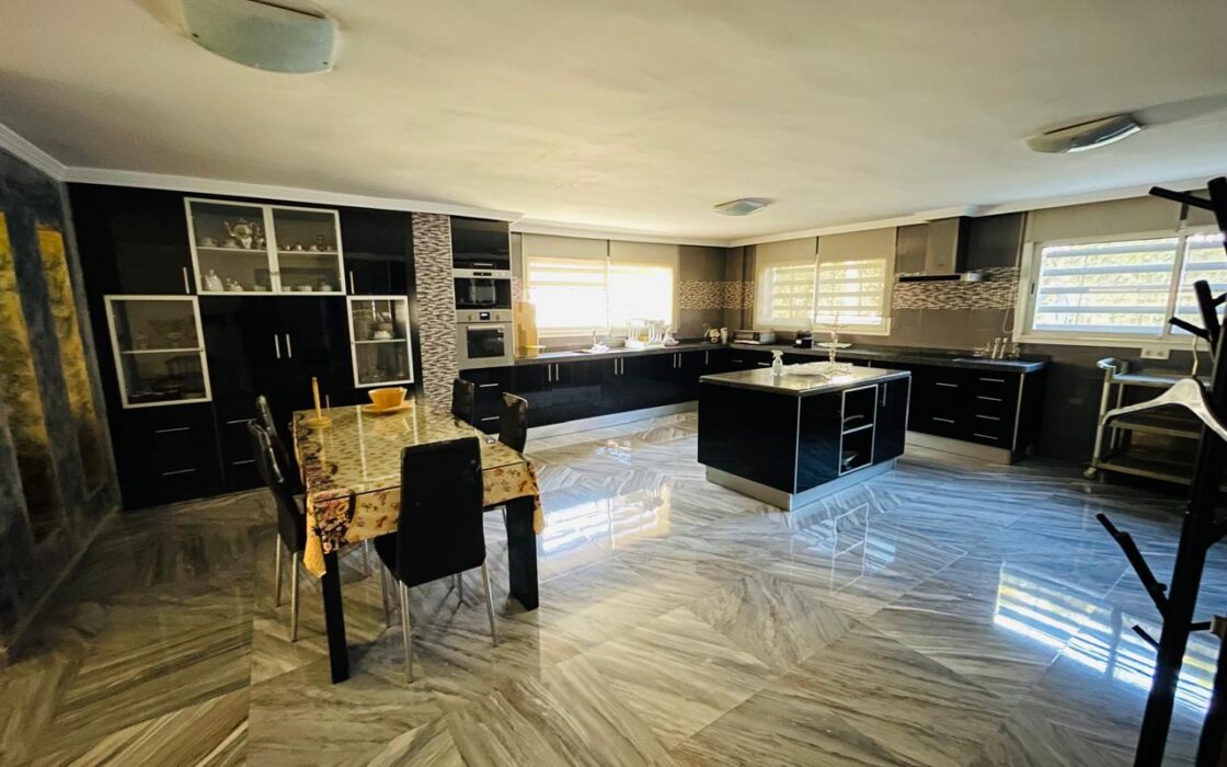 Vente d’une villa de 378 m² (BIR RAMI EL MENZEH)