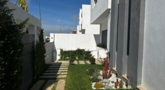 Vente d’une villa 3 FACADES de 375 m² – GOLF (KENITRA)