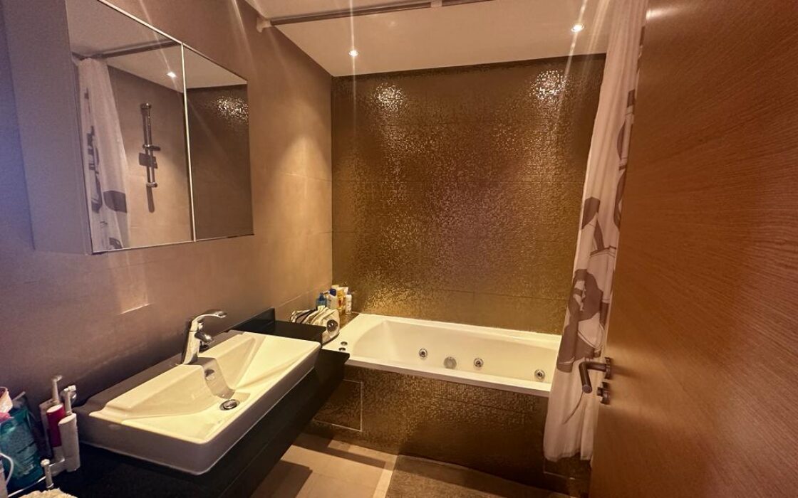 Location meublée d’un très bel appartement de 110m² à la Plage des Nations