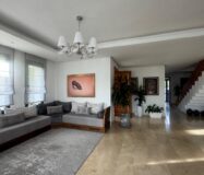 Vente d’une très belle villa AVEC PISCINE de 490m² à la Plage des Nations