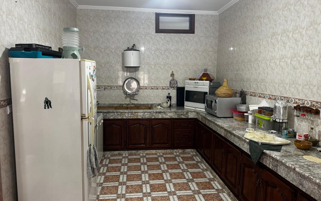 Opportunité Rare : Immeuble R+3 Commercial – 3 Façades – Ouled Oujih (160m² terrain)