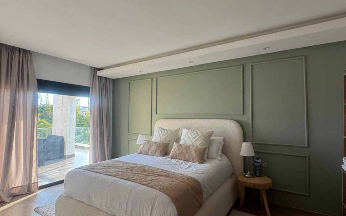 Vente d’une très belle villa AVEC PISCINE de 490m² à la Plage des Nations