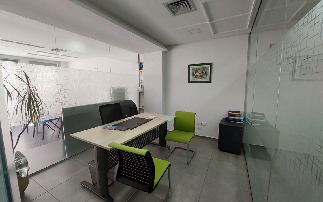 Vente d’un plateau de bureau de 78m² AMENAGE au quartier de La Ville Haute