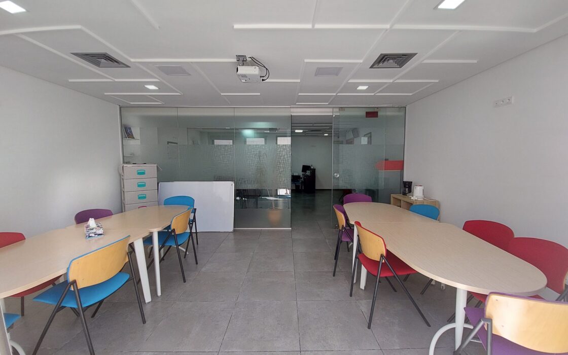 Vente d’un plateau de bureau de 78m² AMENAGE au quartier de La Ville Haute