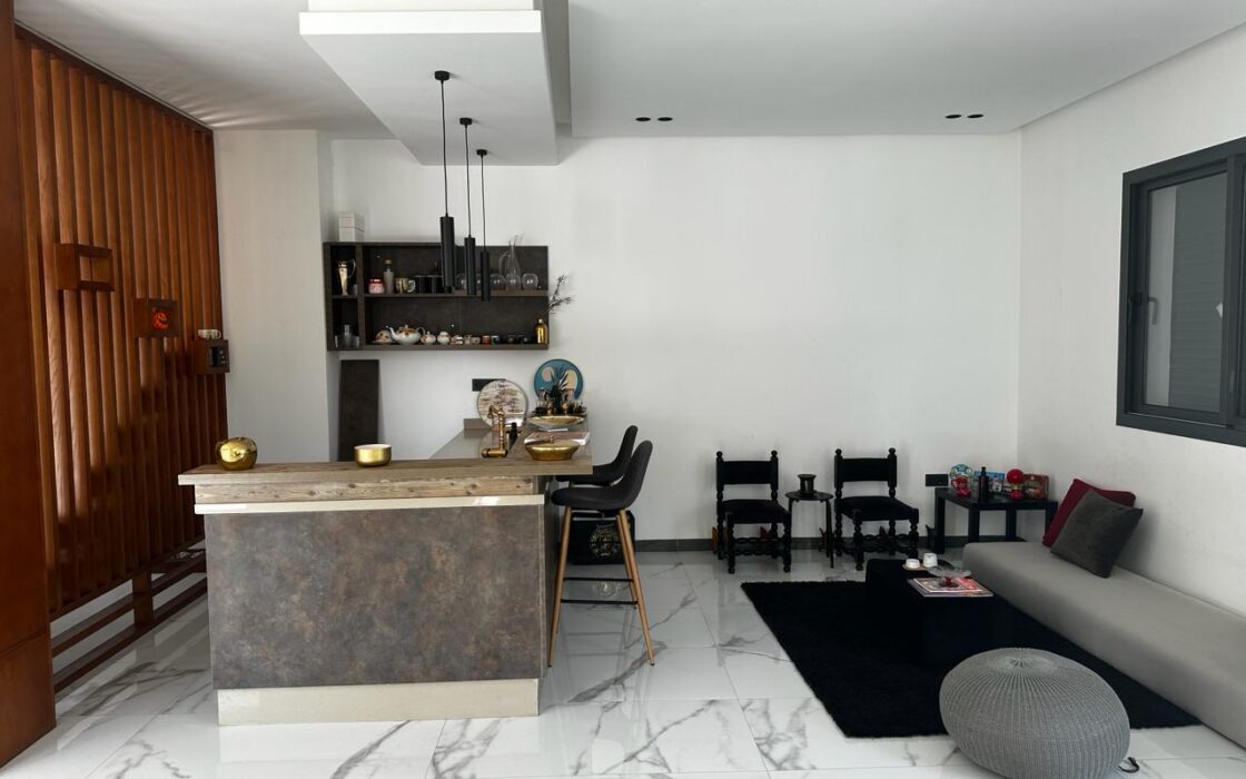 Vente d’une villa 3 FACADES de 375 m² – GOLF (KENITRA)