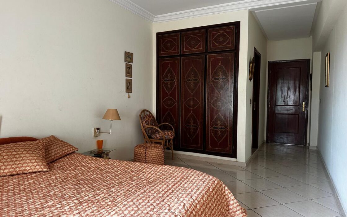 Vente : Grand Appartement Traversant de 157 m² à Mimosas (3ème Étage)