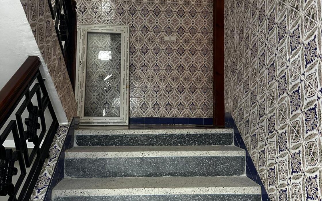 Opportunité Rare : Immeuble R+3 Commercial – 3 Façades – Ouled Oujih (160m² terrain)