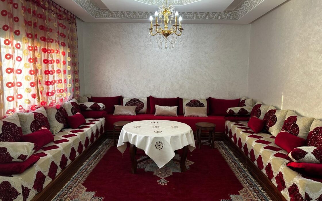 Location Exclusivité : Splendide Appartement Meublé Rénové, Ville Haute