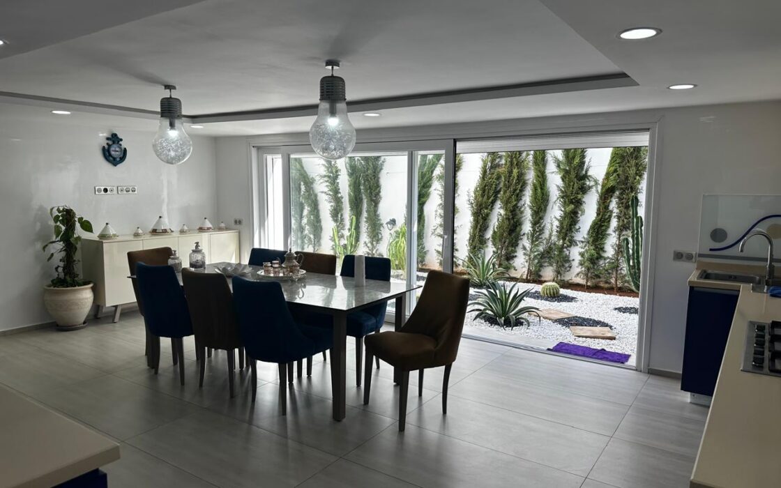 Location Exceptionnelle : Villa Meublée de Luxe avec Jardin Zen et Garage (266m²)