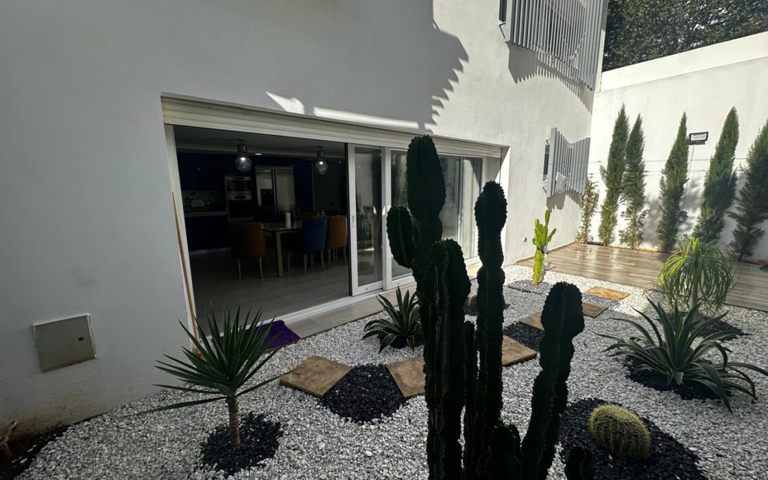 Location Exceptionnelle : Villa Meublée de Luxe avec Jardin Zen et Garage (266m²)