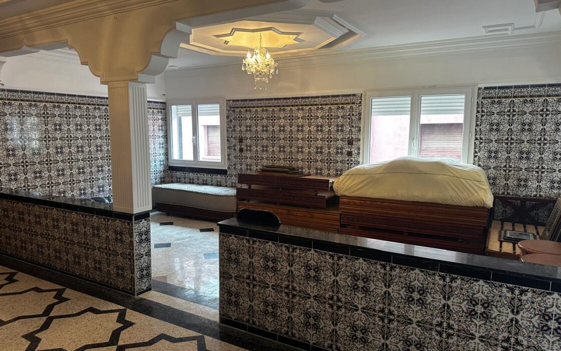 Opportunité Rare : Immeuble R+3 Commercial – 3 Façades – Ouled Oujih (160m² terrain)