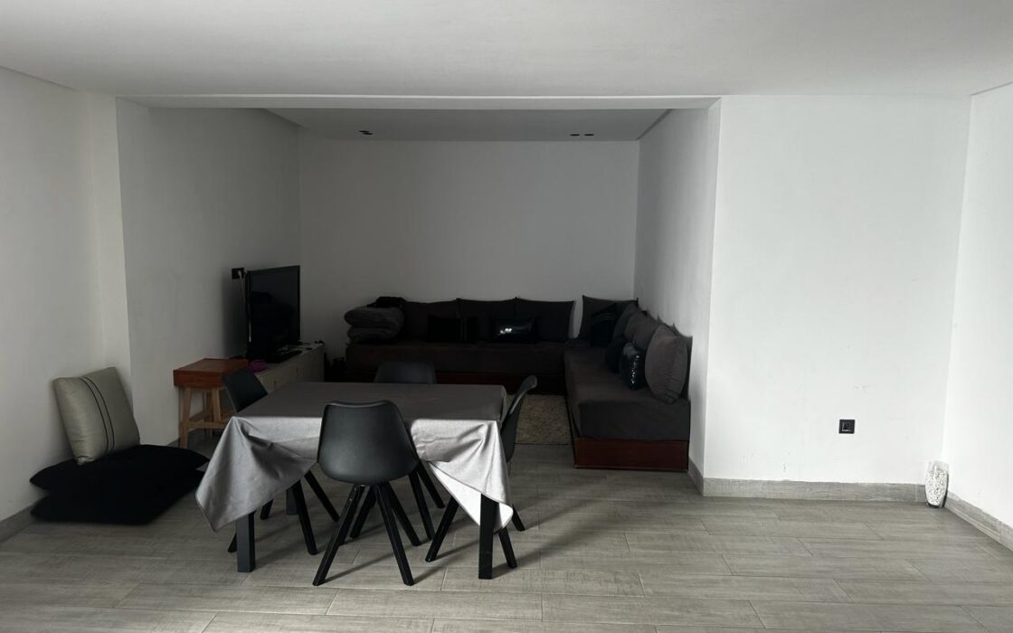 Vente d’une villa 3 FACADES de 375 m² – GOLF (KENITRA)