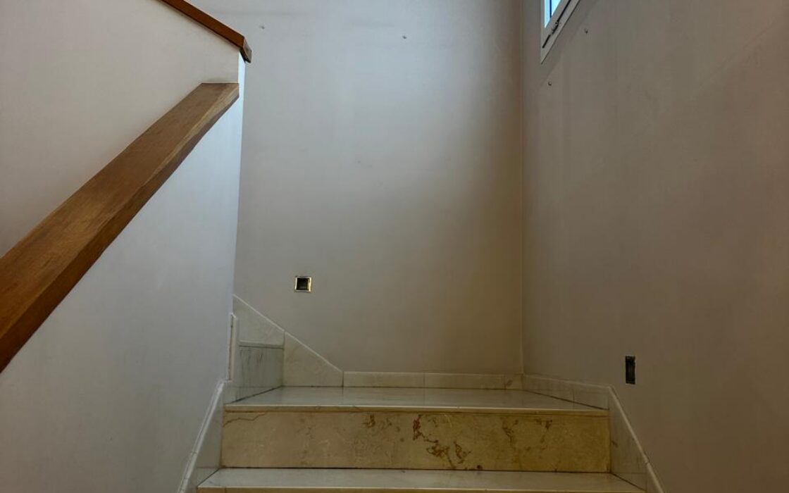 Location d’une somptueuse Villa Isolée avec Piscine – Bir Rami