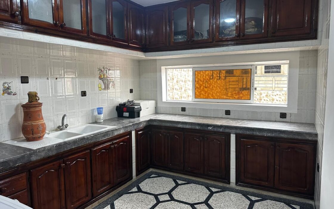 Opportunité Rare : Immeuble R+3 Commercial – 3 Façades – Ouled Oujih (160m² terrain)