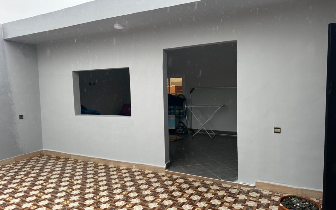 Opportunité Rare : Immeuble R+3 Commercial – 3 Façades – Ouled Oujih (160m² terrain)