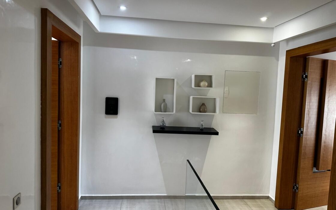 Location Exceptionnelle : Villa Meublée de Luxe avec Jardin Zen et Garage (266m²)