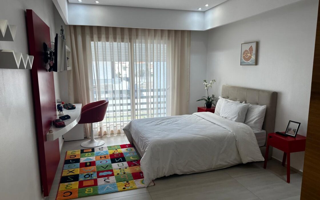 Location Exceptionnelle : Villa Meublée de Luxe avec Jardin Zen et Garage (266m²)