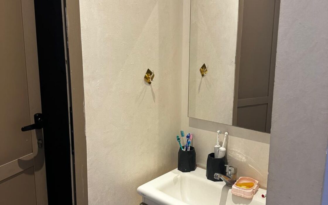 Location meublée appartement de 85m² au quartier L E VALLON (SANS ASCENSEUR)