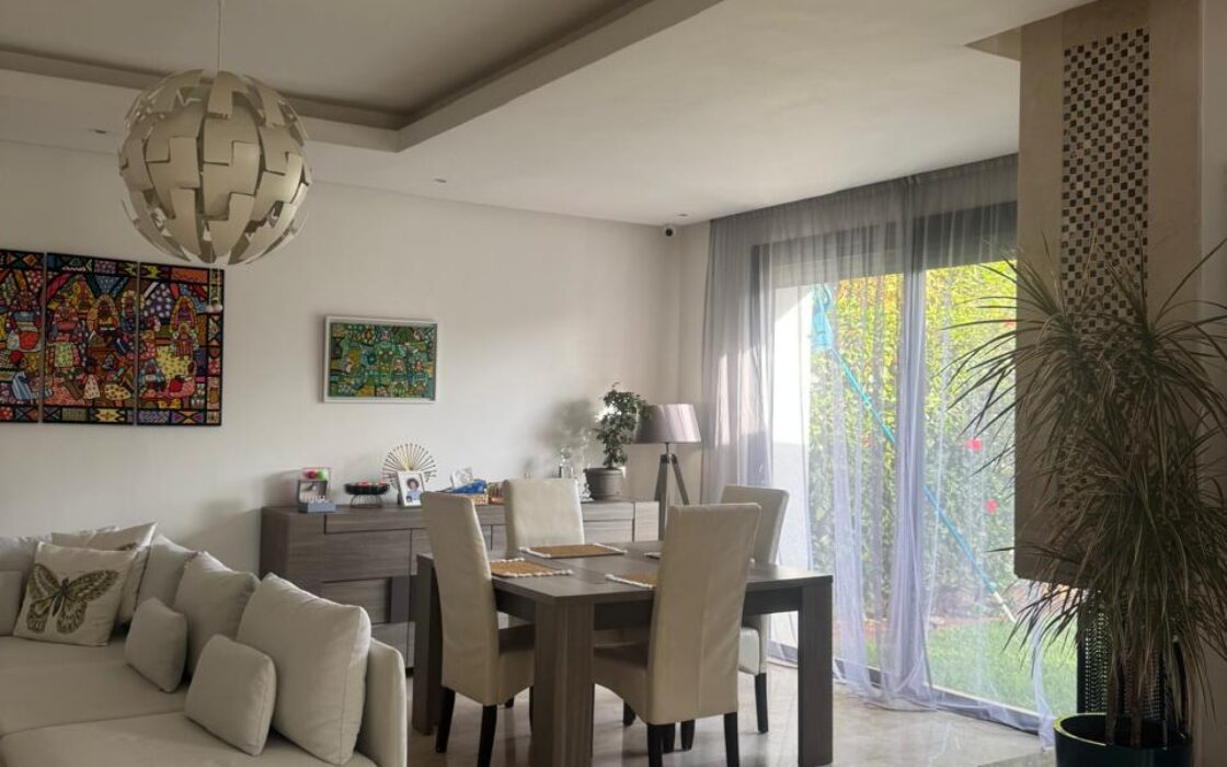 Vente d’une très belle villa AVEC PISCINE de 490m² à la Plage des Nations