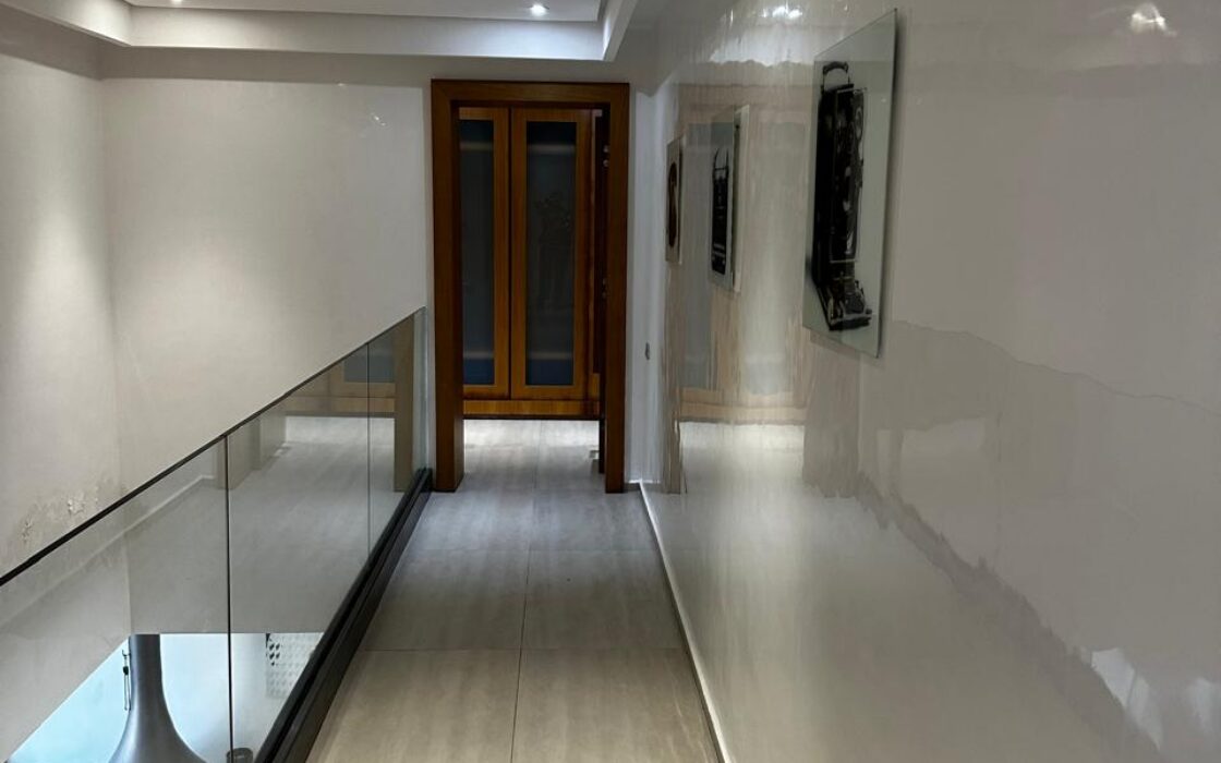 Location Exceptionnelle : Villa Meublée de Luxe avec Jardin Zen et Garage (266m²)