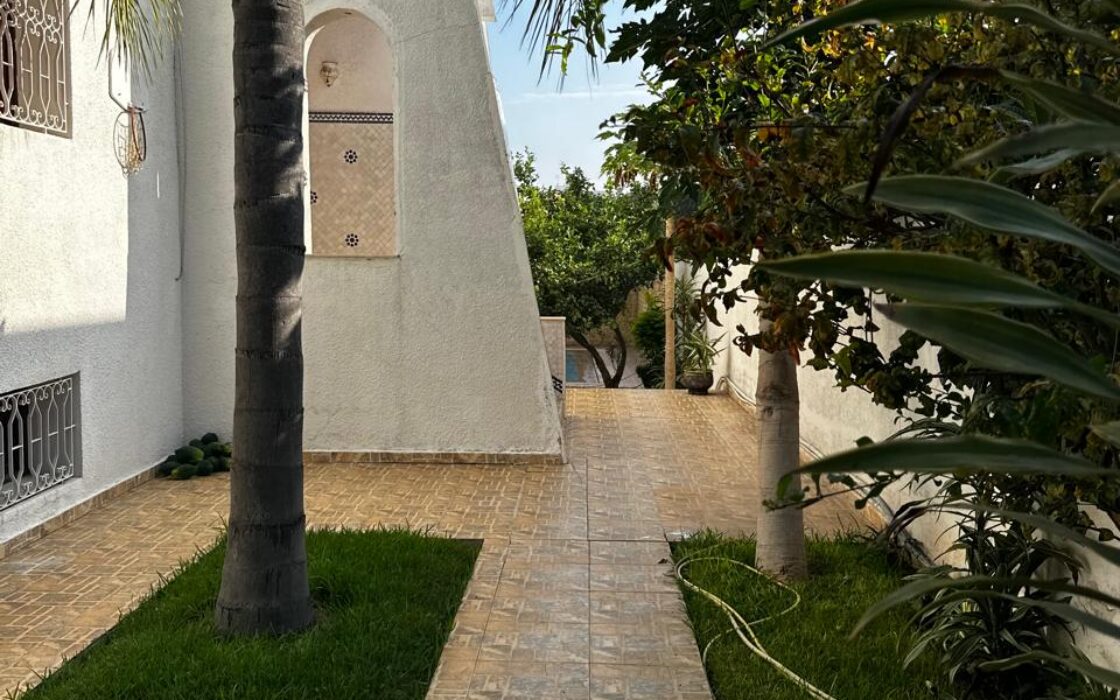 Vente d’une villa 3 façades AVEC PISCINE de 466m²- BIR RAMI EST (KENITRA)