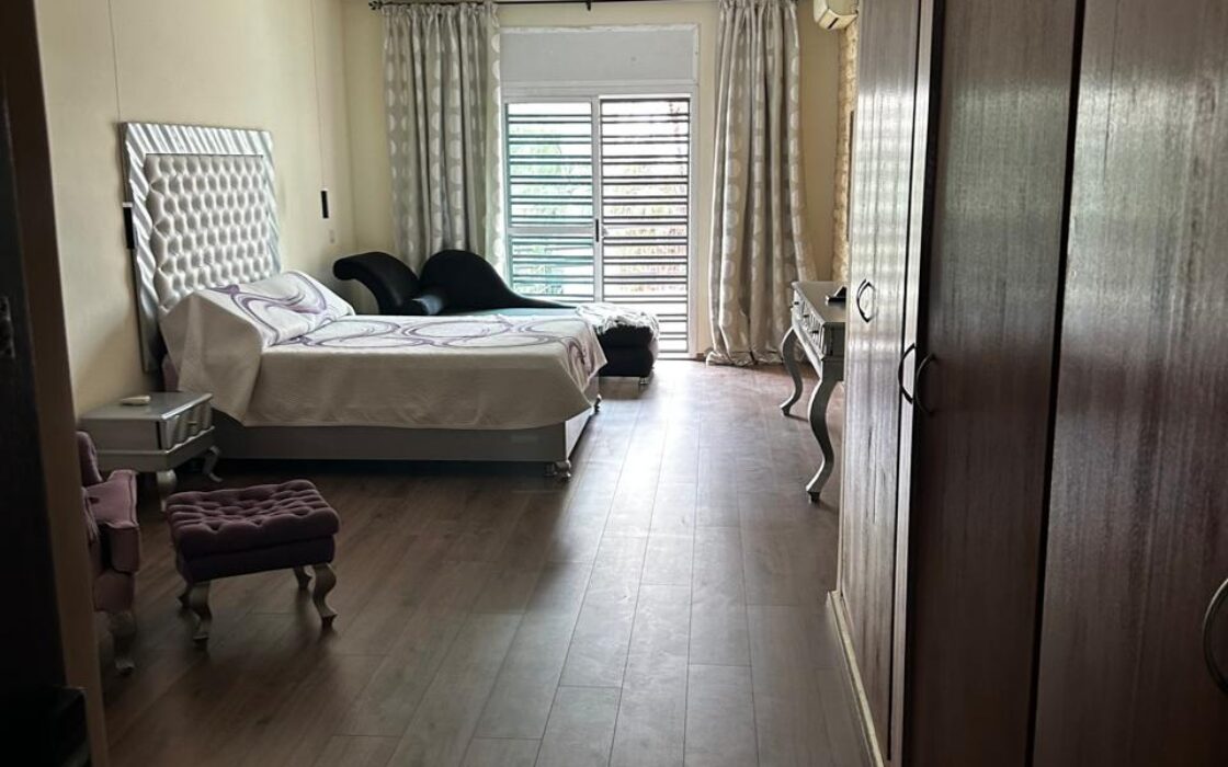 Location meublée d’un MAGNIFIQUE appartement de 265m² Maamora