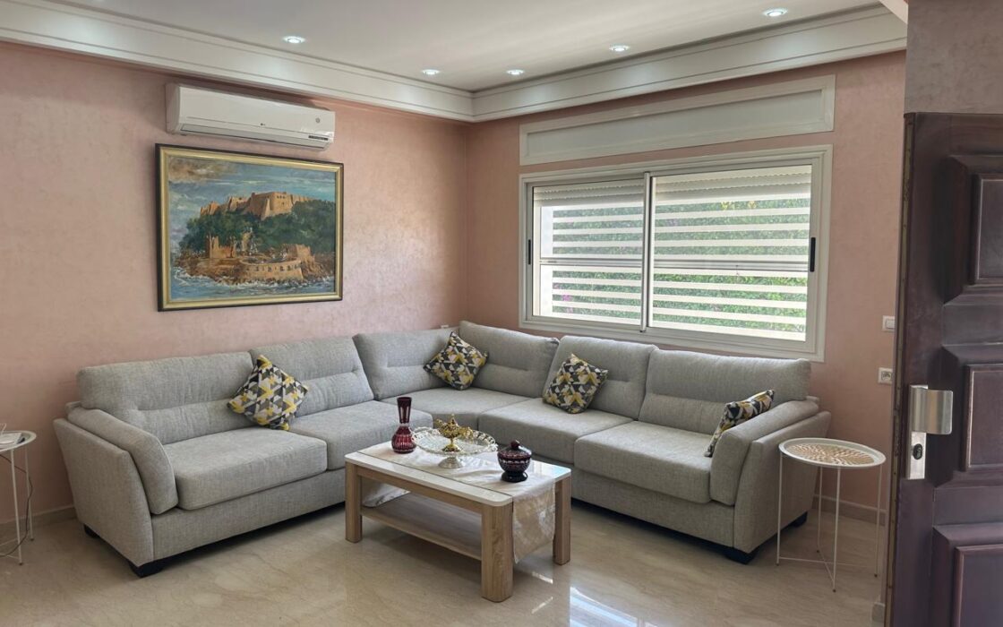 À VENDRE – MAGNIFIQUE VILLA D’ANGLE 3 FAÇADES AU GOLF – KÉNITRA
