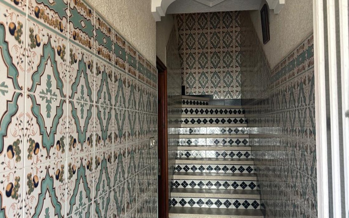 🏡 Maison R+1 d’Angle avec Garage à Ouled Oujih B – 100 m² de terrain –