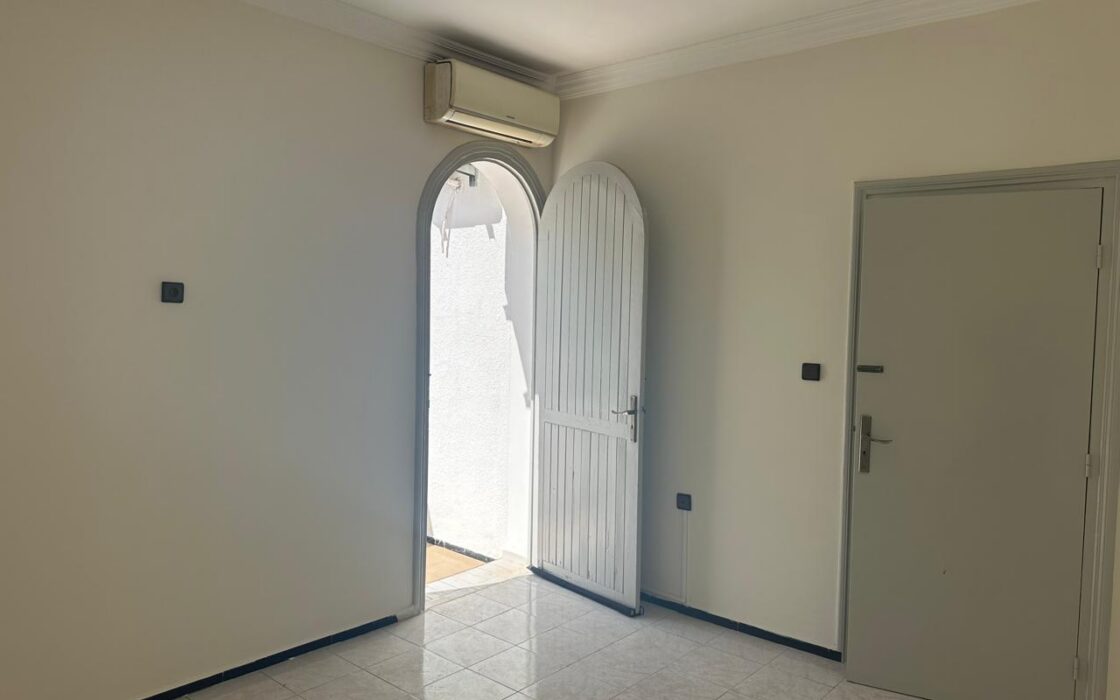 ✨ À LOUER – Magnifique étage de villa vide à Bir Rami Ouest – Kénitra ✨