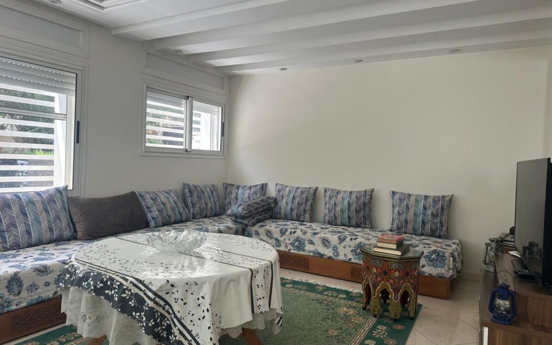 À VENDRE – MAGNIFIQUE VILLA D’ANGLE 3 FAÇADES AU GOLF – KÉNITRA