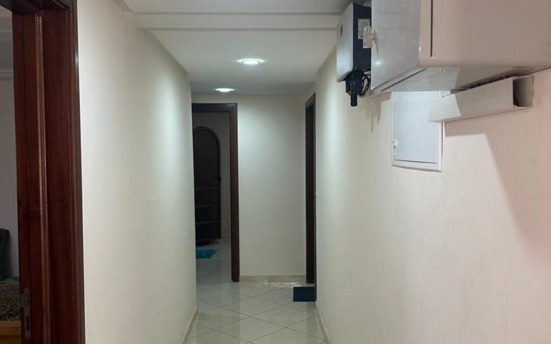 À VENDRE – MAGNIFIQUE VILLA D’ANGLE 3 FAÇADES AU GOLF – KÉNITRA
