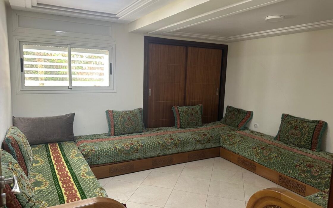 À VENDRE – MAGNIFIQUE VILLA D’ANGLE 3 FAÇADES AU GOLF – KÉNITRA