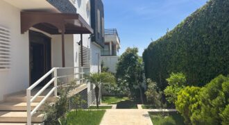 À VENDRE – MAGNIFIQUE VILLA D’ANGLE 3 FAÇADES AU GOLF – KÉNITRA