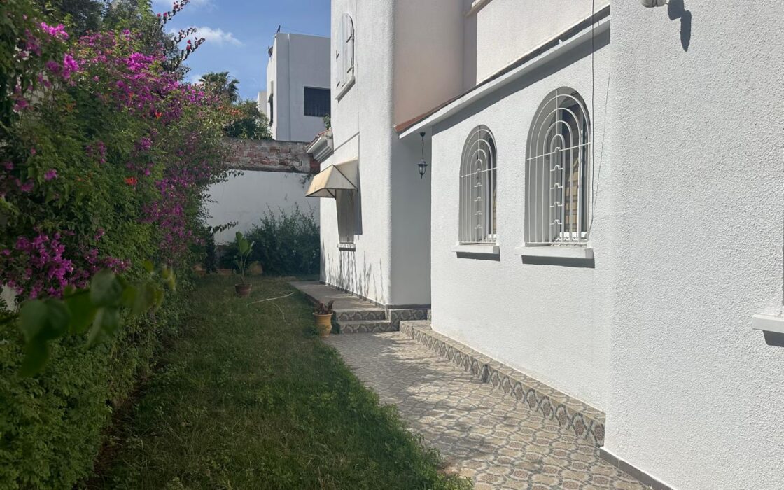 ✨ À LOUER – Magnifique étage de villa vide à Bir Rami Ouest – Kénitra ✨