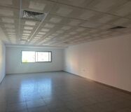 🏢 BUREAU NEUF À LOUER – EMPLACEMENT STRATÉGIQUE À 1 MINUTE DE LA GARE DE KÉNITRA