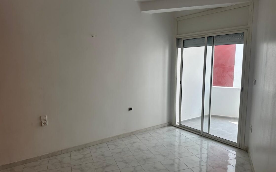 À VENDRE – Spacieux appartement rénové de 146 m² – Ville Haute, Kénitra