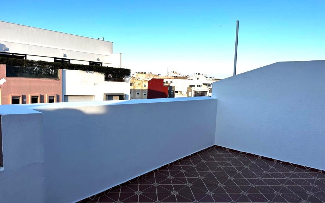 🏡 À LOUER – Appartement non meublé avec grande terrasse – Val Fleury – Kénitra