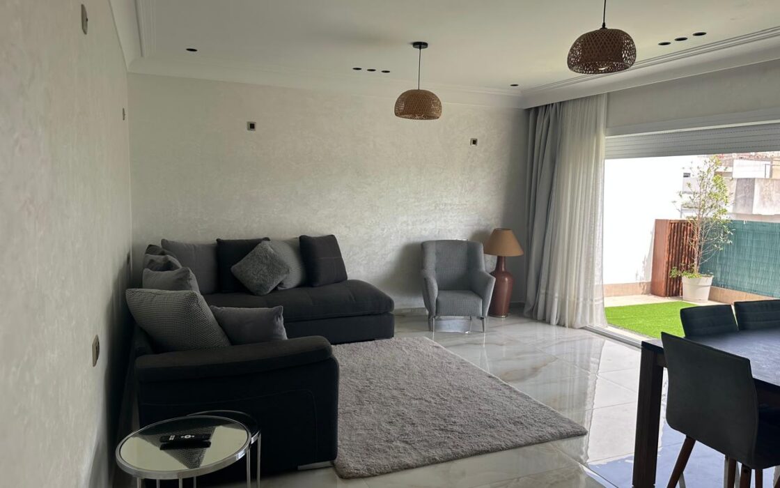 À LOUER – Superbe appartement meublé de standing avec terrasse et vue panoramique – Maamora