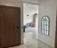 À LOUER – Superbe appartement meublé de standing avec terrasse et vue panoramique – Maamora