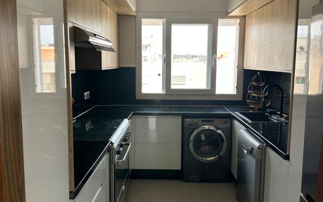 À LOUER – Superbe appartement meublé de standing avec terrasse et vue panoramique – Maamora