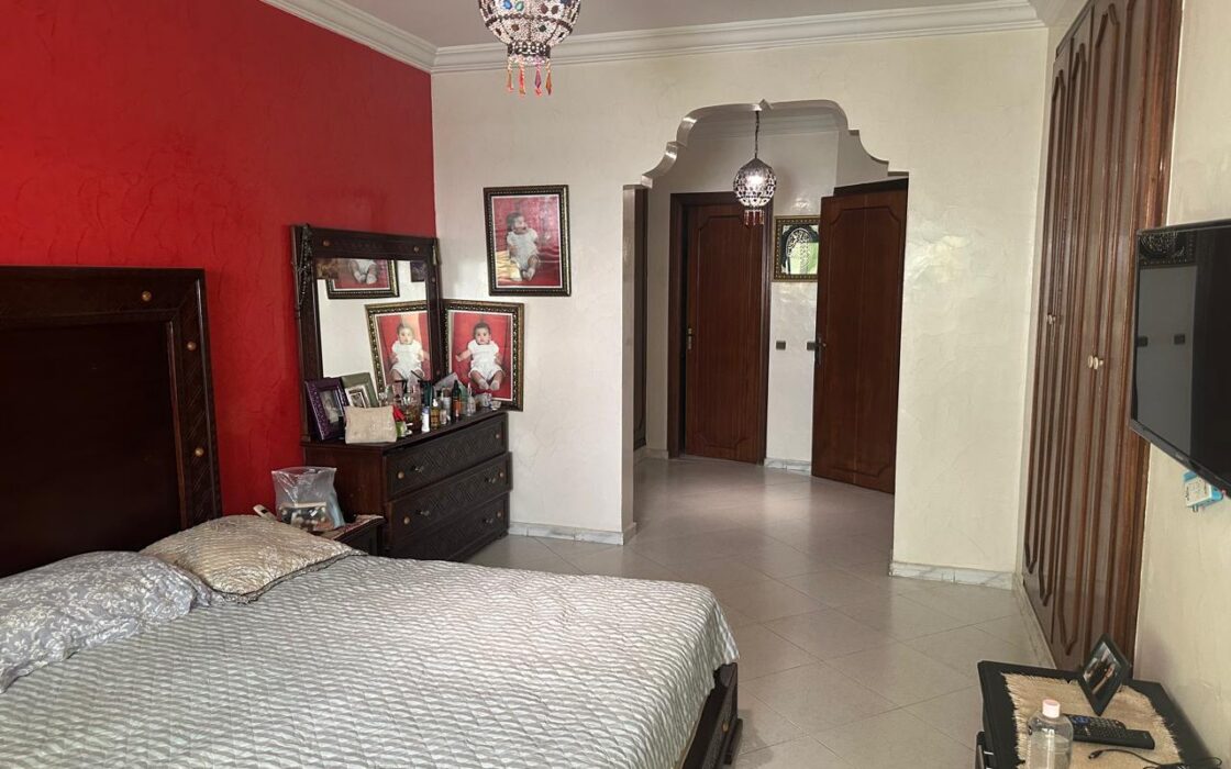 À VENDRE – SPACIEUX APPARTEMENT DE 200 m² – CENTRE-VILLE – KÉNITRA