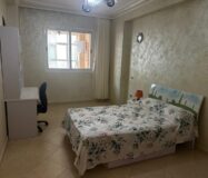 À LOUER – BEL APPARTEMENT MEUBLÉ, SPACIEUX ET ENSOLEILLÉ À MAAMORA