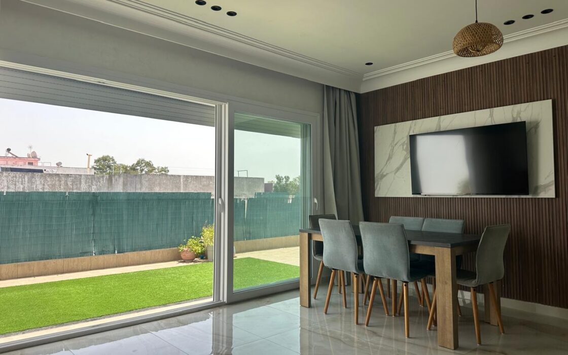 À LOUER – Superbe appartement meublé de standing avec terrasse et vue panoramique – Maamora