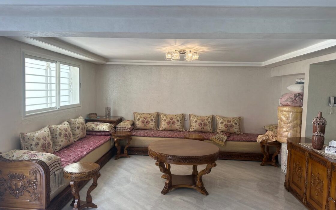 À VENDRE – SUPERBE VILLA EN BANDEE ENTIÈREMENT RÉNOVÉE – HAOUZIA, KÉNITRA