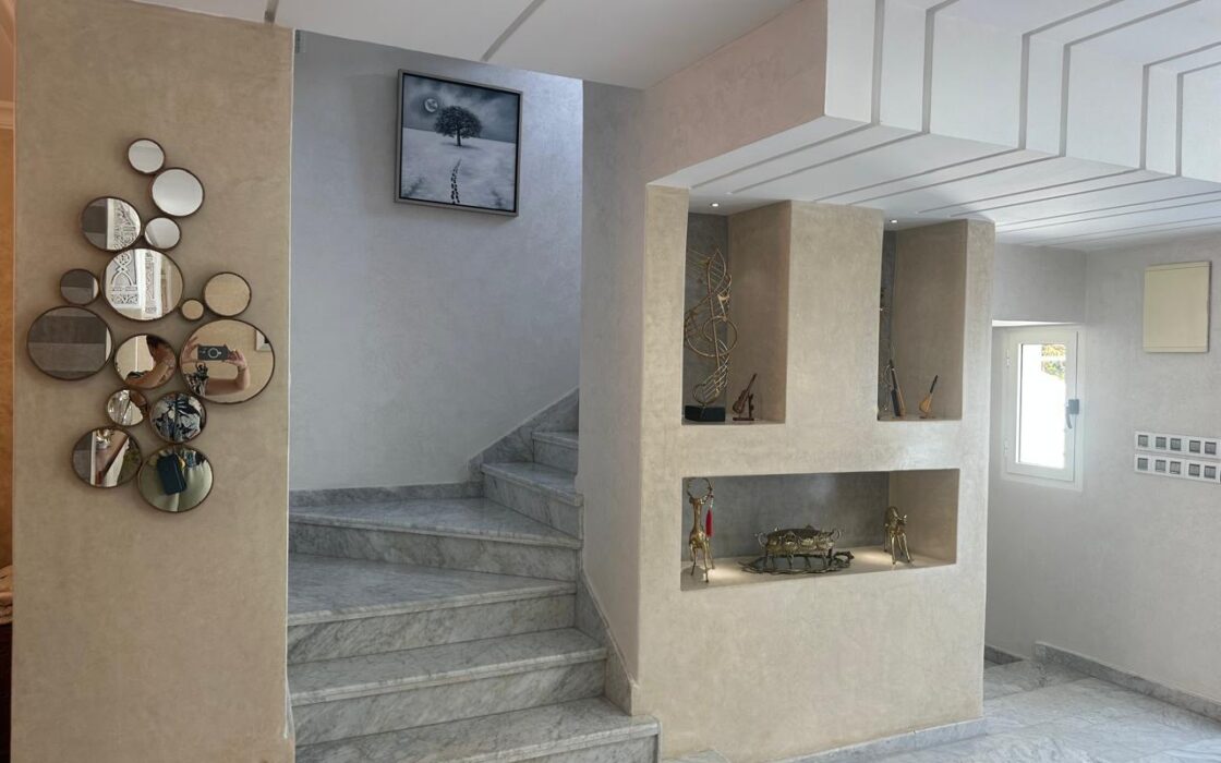 À VENDRE – SUPERBE VILLA EN BANDEE ENTIÈREMENT RÉNOVÉE – HAOUZIA, KÉNITRA