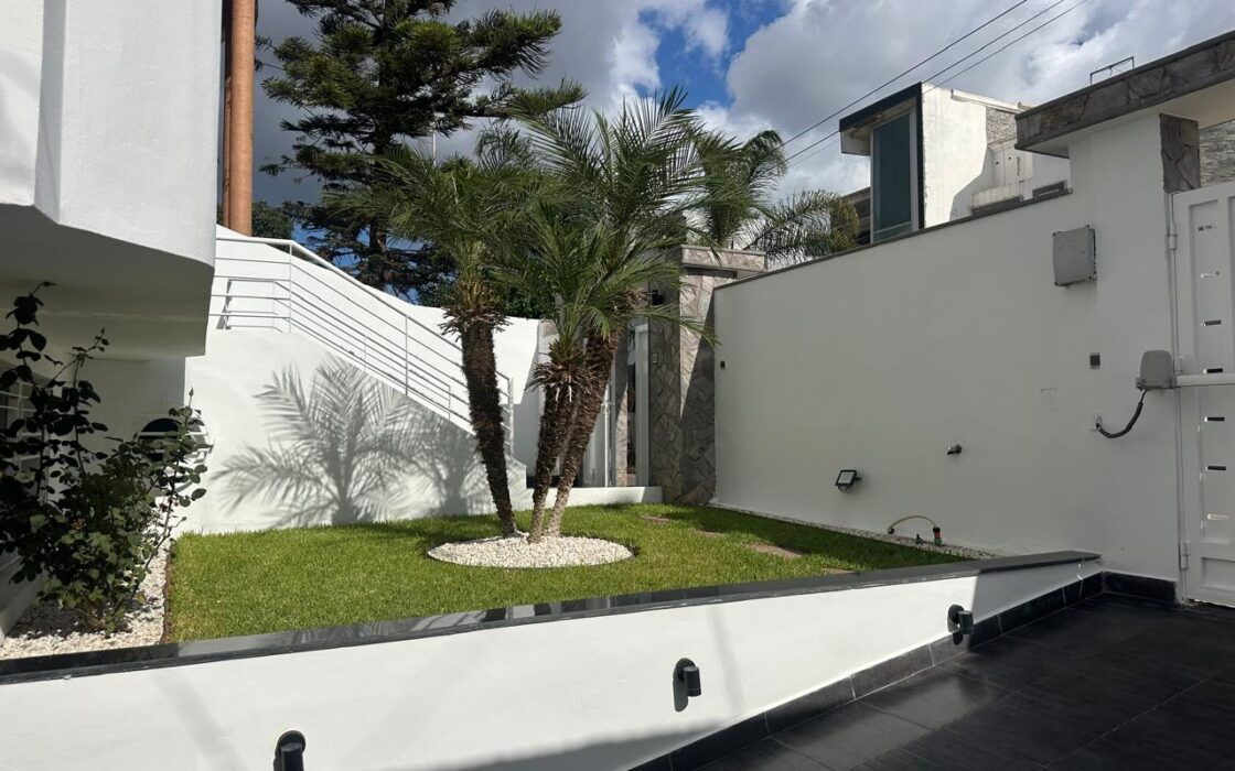À VENDRE – SUPERBE VILLA EN BANDEE ENTIÈREMENT RÉNOVÉE – HAOUZIA, KÉNITRA