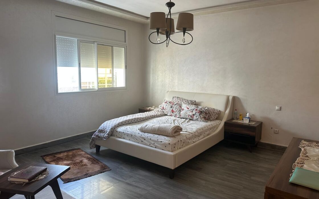 À VENDRE – SUPERBE VILLA EN BANDEE ENTIÈREMENT RÉNOVÉE – HAOUZIA, KÉNITRA