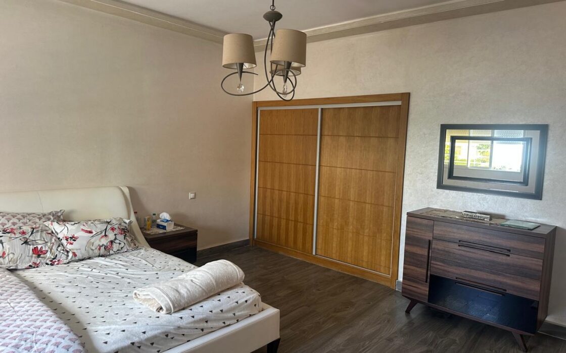 À VENDRE – SUPERBE VILLA EN BANDEE ENTIÈREMENT RÉNOVÉE – HAOUZIA, KÉNITRA