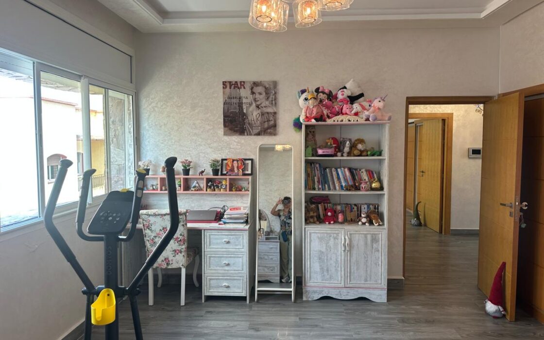 À VENDRE – SUPERBE VILLA EN BANDEE ENTIÈREMENT RÉNOVÉE – HAOUZIA, KÉNITRA